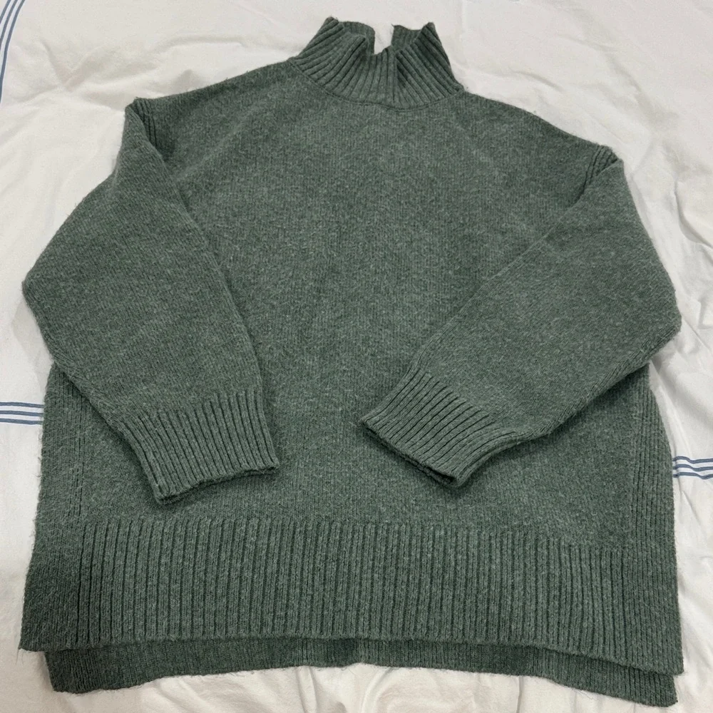 H&M Sweater, Size S - Picture 1 of 4